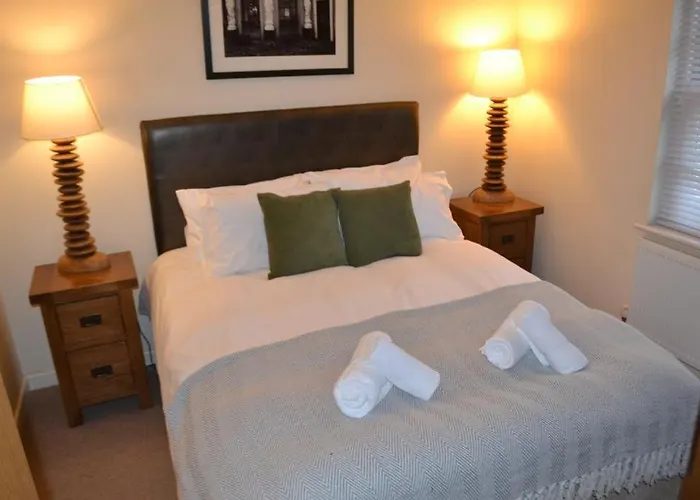 Entire Apartments In The Heart Of The Suffolks - Gl50 Apartments