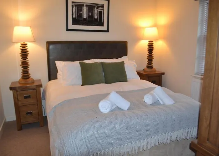 Entire Apartments In The Heart Of The Suffolks - Gl50 Apartments